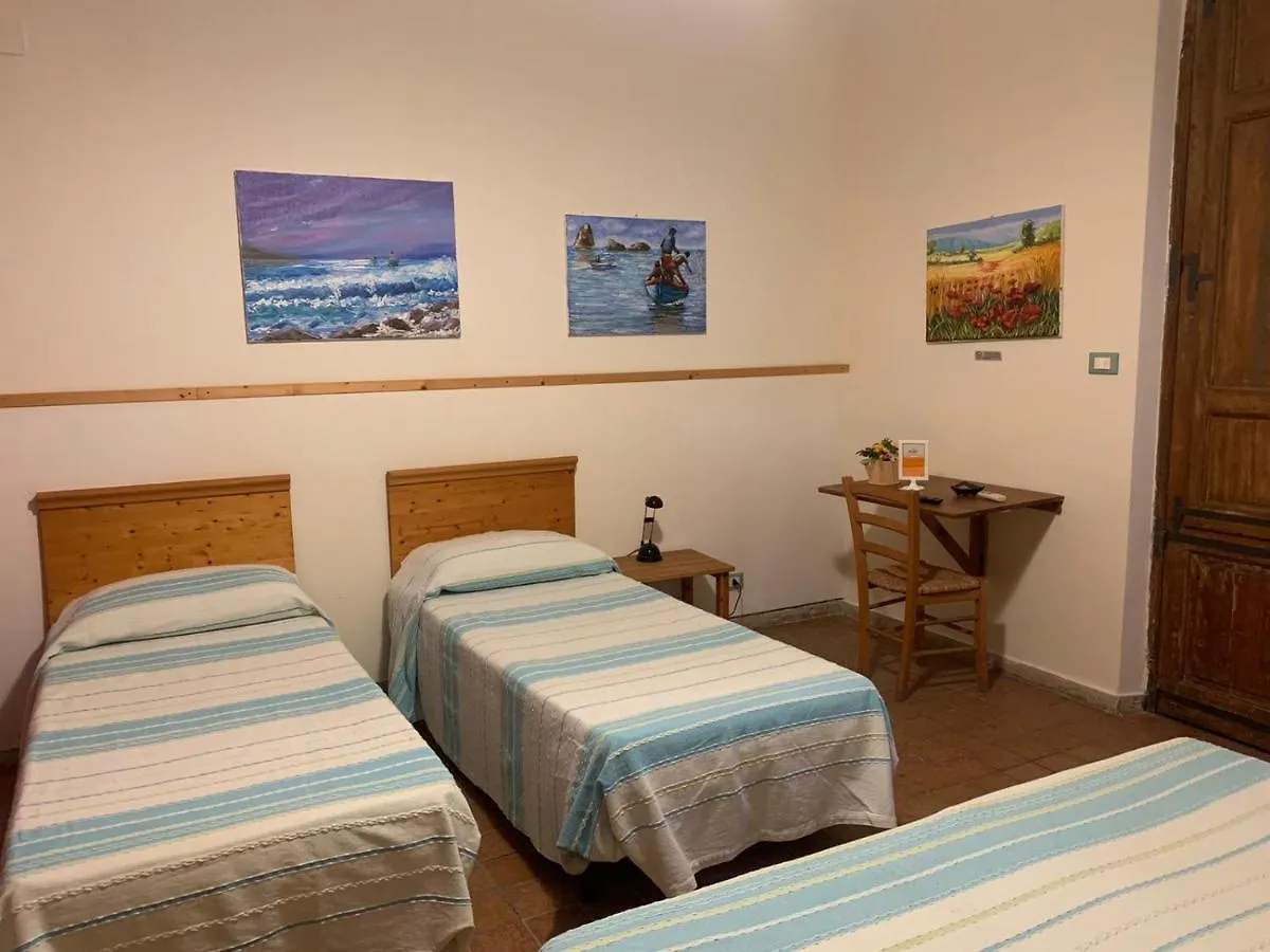 A Due Passi Da Bed and Breakfast Aci SantʼAntonio