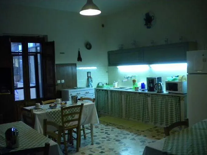 A Due Passi Da Bed and Breakfast Aci SantʼAntonio